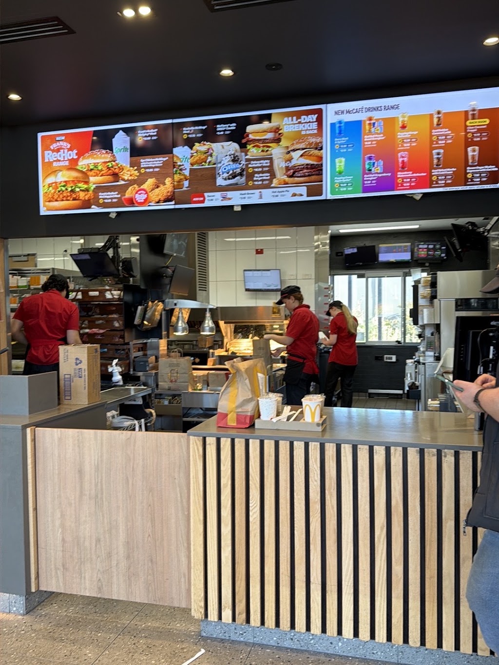 McDonalds Seaford | 176-178 Nepean Hwy, Seaford VIC 3198, Australia | Phone: (03) 8795 2802