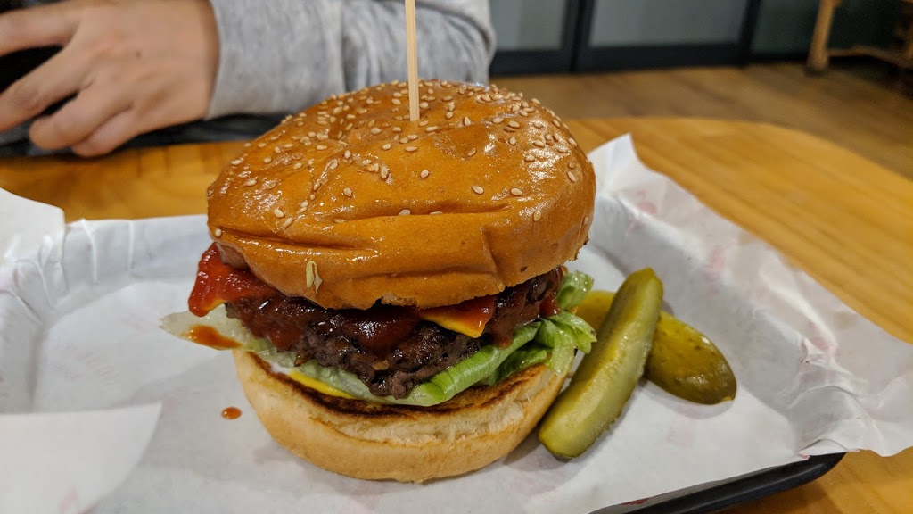Johnnys Burger Joint | restaurant | 6/395 Warton Rd, Canning Vale WA 6155, Australia | 0892564188 OR +61 8 9256 4188