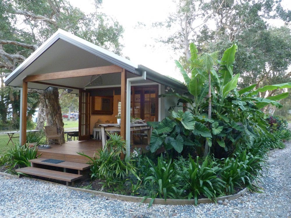 Mullaway Beach Holiday Cabins | 24 The Boulevarde, Mullaway NSW 2456, Australia | Phone: 0428 881 035