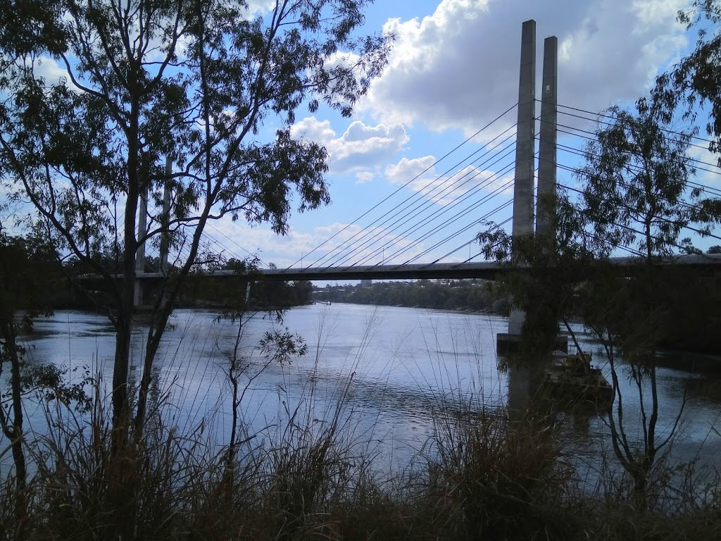 River & Green Bridge View Bench | park | Dutton Park QLD 4102, Australia