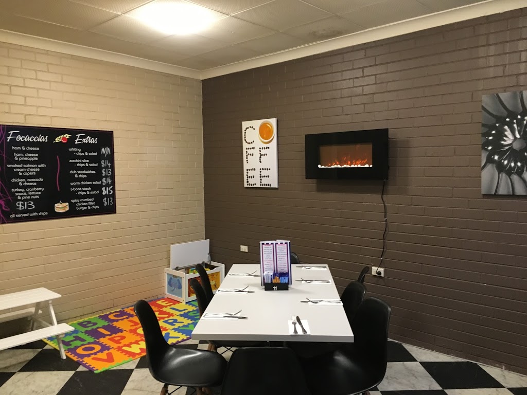 Helens Coffee Lounge | 248 Parker St, Cootamundra NSW 2590, Australia | Phone: (02) 6942 7400