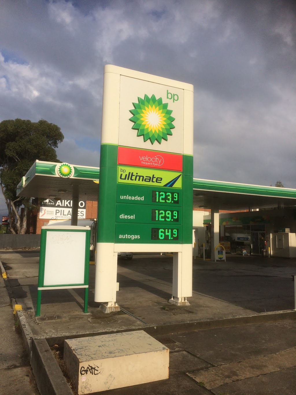 BP | gas station | 142 Dawson St, Brunswick West VIC 3055, Australia | 0393802652 OR +61 3 9380 2652