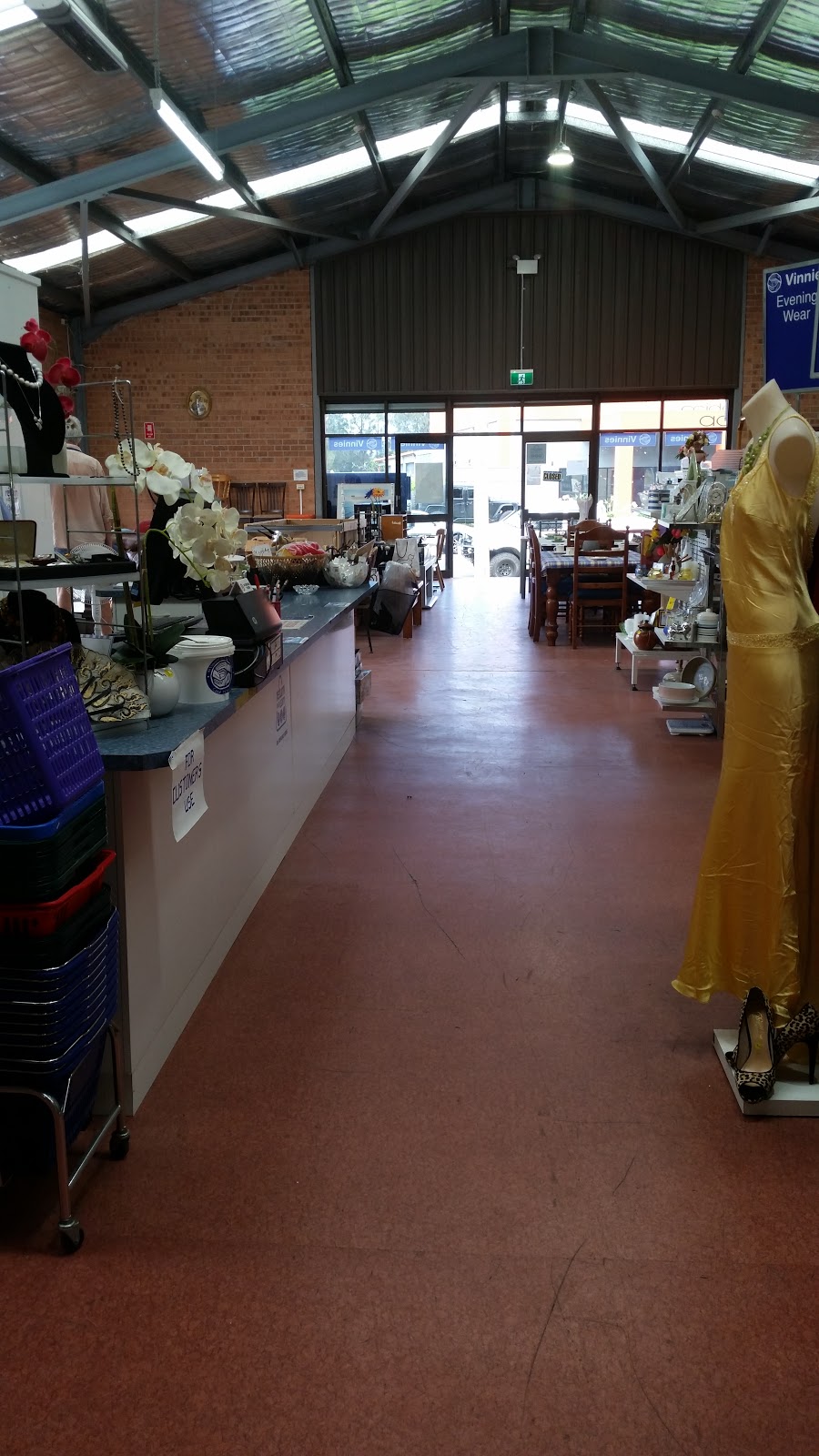 Vinnies North Wollongong | store | 110 Montague St, North Wollongong NSW 2500, Australia | 0242297919 OR +61 2 4229 7919