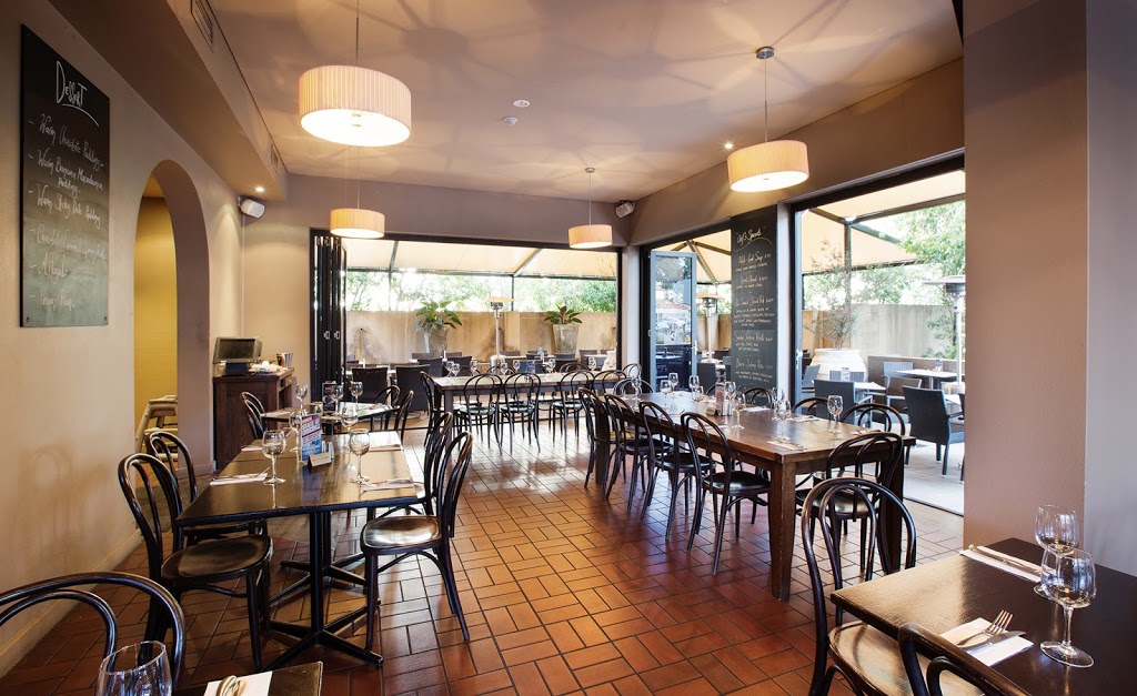 The Albion Hotel | restaurant | 300 Sandgate Rd, Albion QLD 4010, Australia | 0732622733 OR +61 7 3262 2733