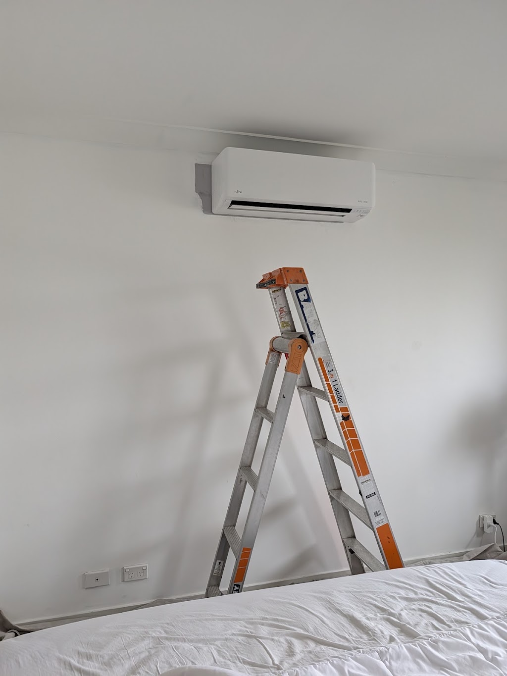Mclean Air | 5 Howden St, Holsworthy NSW 2173, Australia | Phone: 0407 199 125