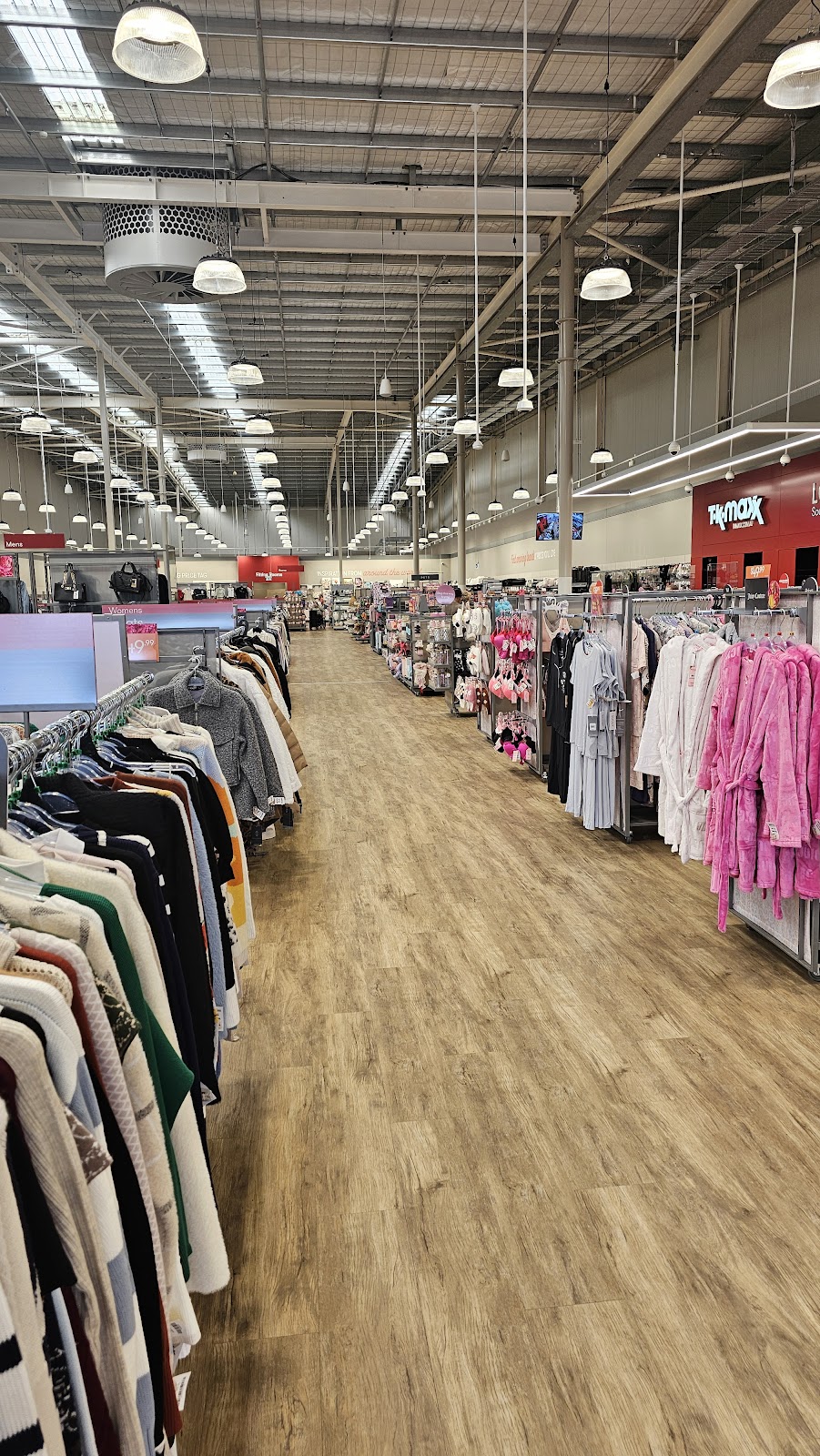 TK Maxx South Nowra | HomeCo South Nowra, 190-198 Princes Hwy, South Nowra NSW 2541, Australia | Phone: (02) 4421 7768
