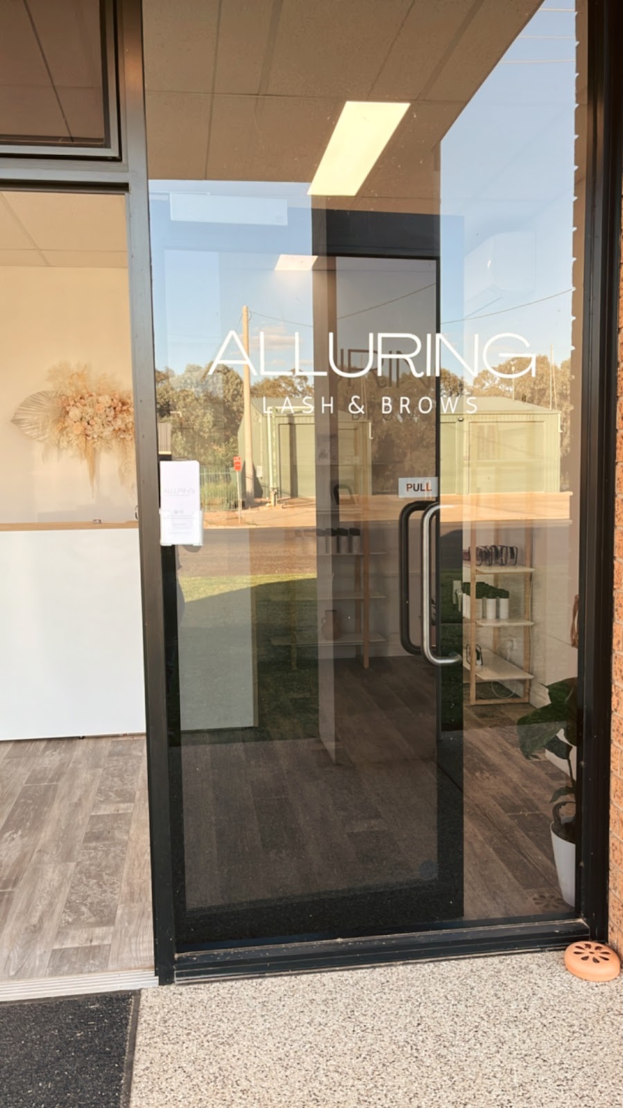 Alluring Lash and Brows | 5 Burns St, Gol Gol NSW 2738, Australia | Phone: 0456 484 996