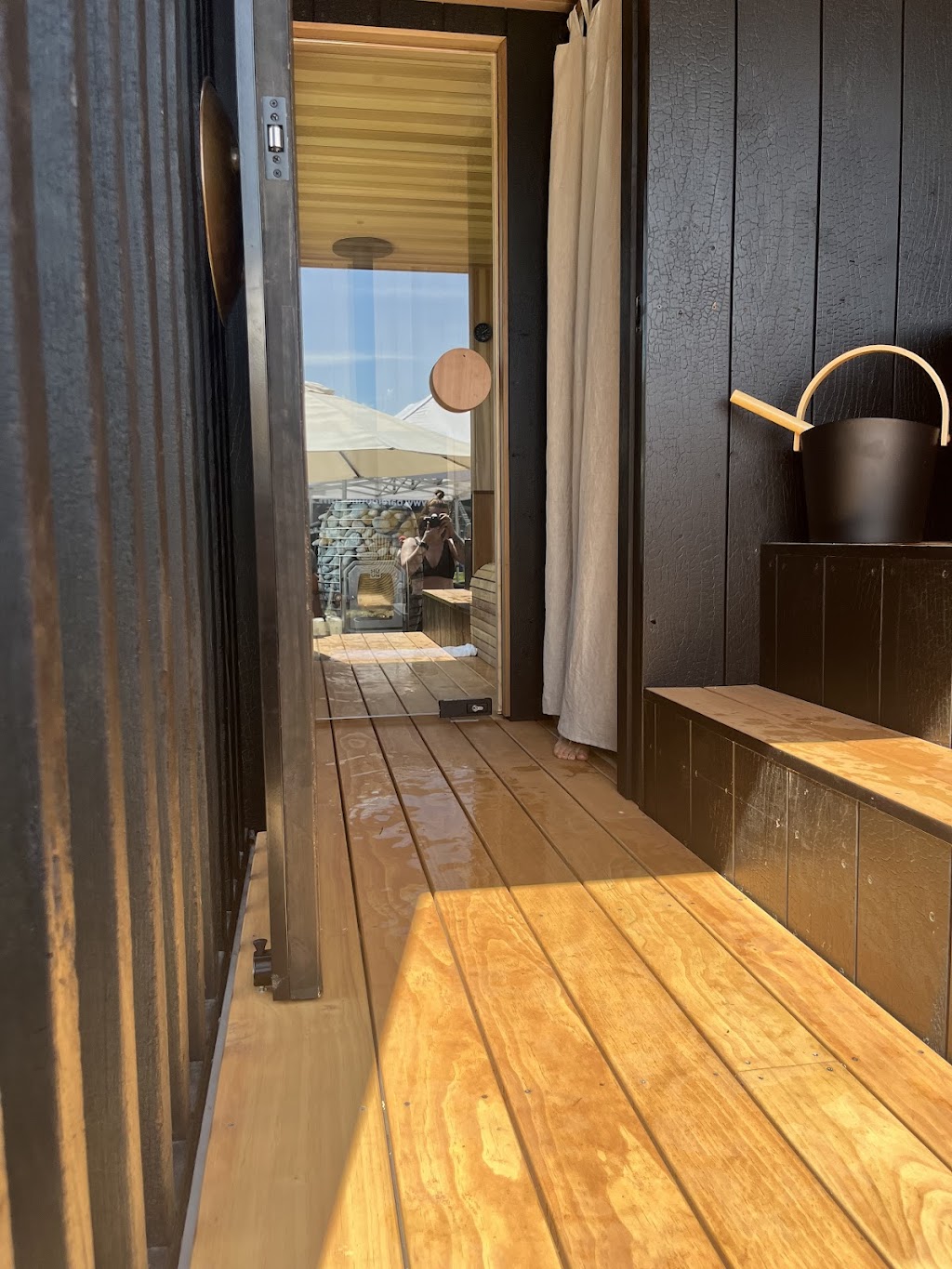 Håut Hutt | GIRRAWEEN/7127 Great Alpine Rd, Porepunkah VIC 3740, Australia | Phone: 0476 677 402
