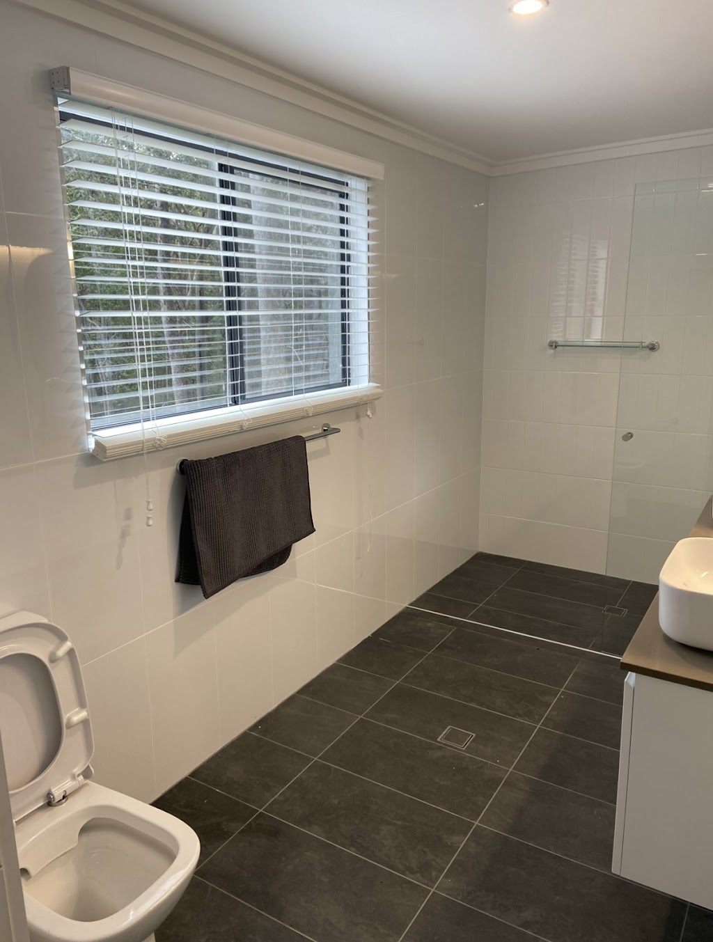 King-Gee Construction Licensed Builder - Batemans Bay NSW | 7 Hawks Nest Pl, Surfside NSW 2536, Australia | Phone: 0474 983 685