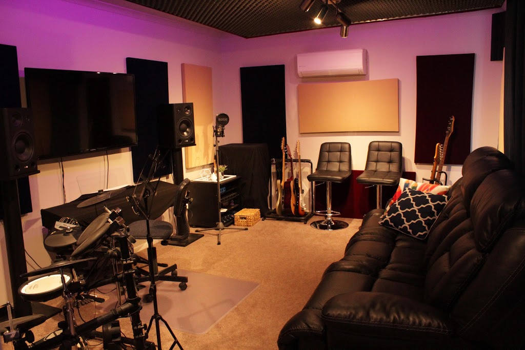 Timmelle Music Studios | electronics store | 20 Stark Dr, Vale View QLD 4352, Australia | 0746962833 OR +61 7 4696 2833