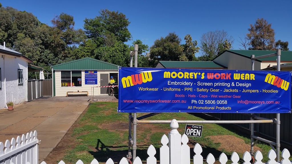 Mooreys Work Wear | 21 Siren St, Dubbo NSW 2830, Australia | Phone: 0413 274 385