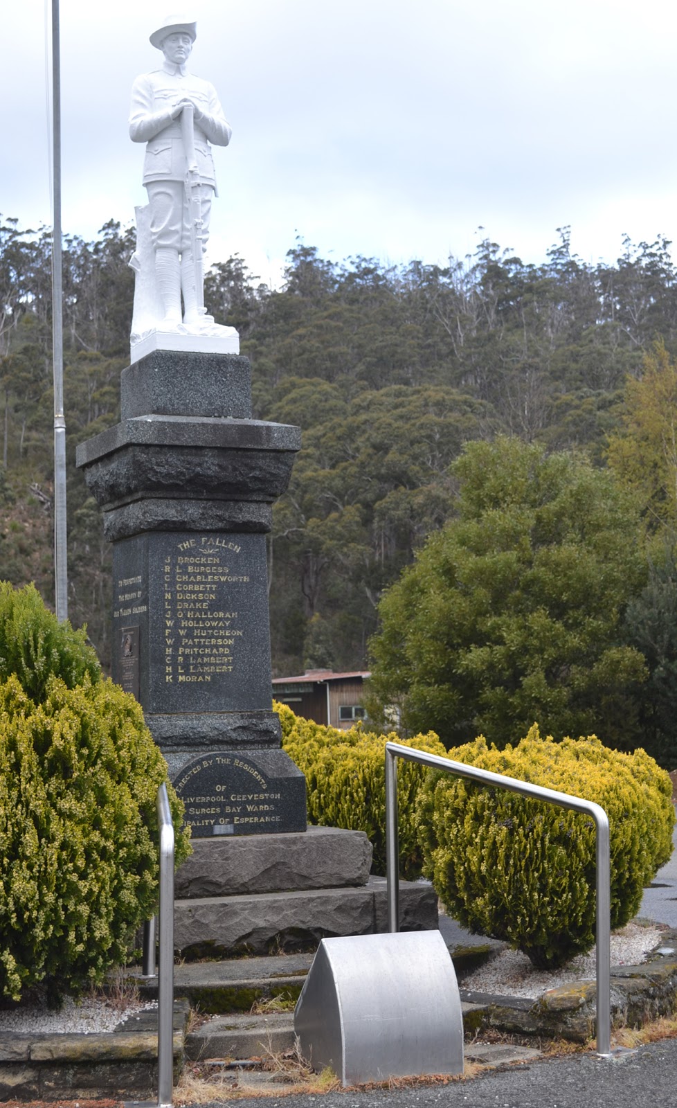 Soldiers monument and memorial park | park | 7 Memorial Dr, Geeveston TAS 7116, Australia