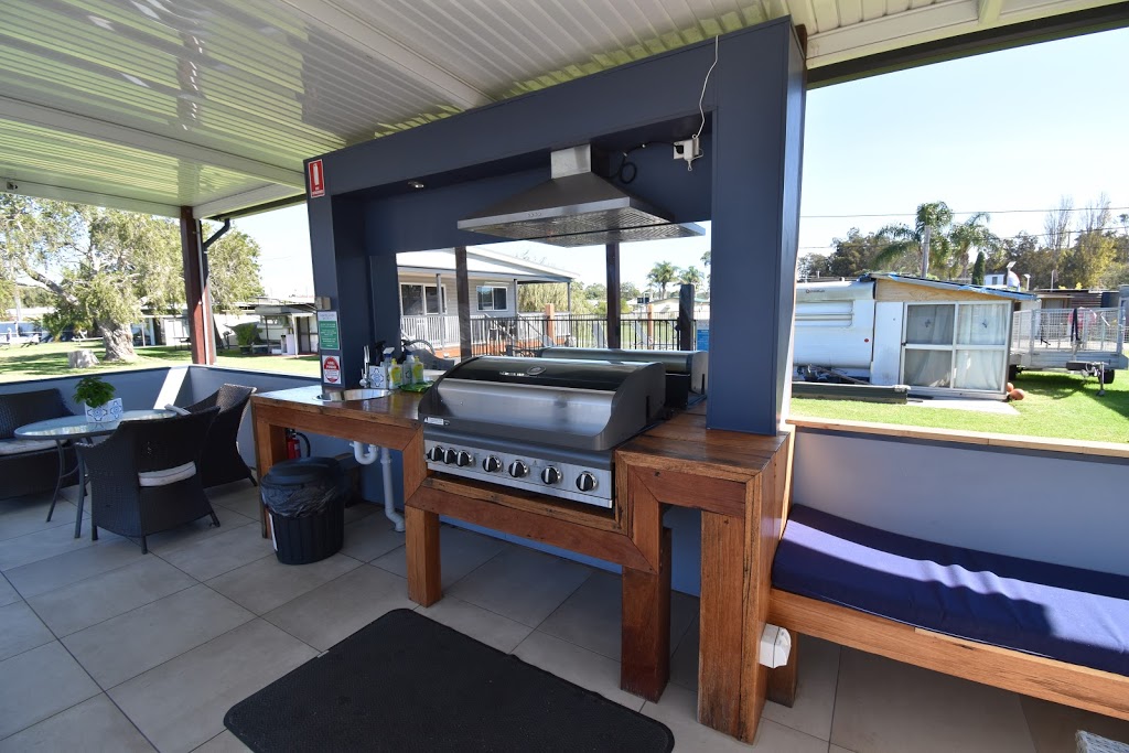 Laguna Lodge waterfront accommodation Sussex Inlet | rv park | 160 River Rd, Sussex Inlet NSW 2540, Australia | 0244412315 OR +61 2 4441 2315