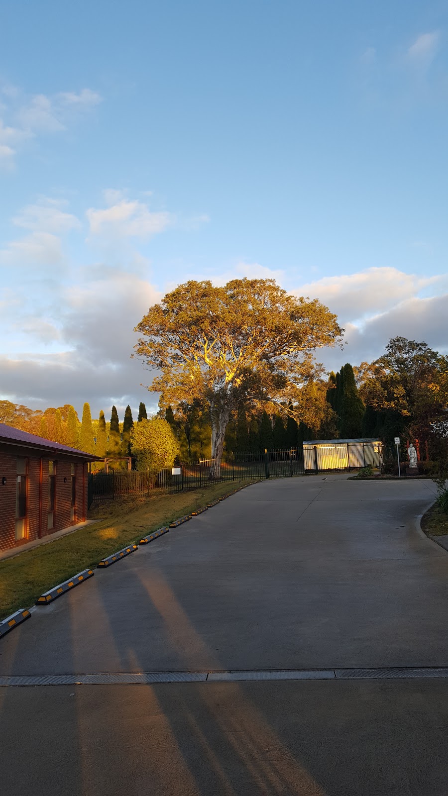 Saint Pauls Parish Catholic Church | 24 Garrett St, Moss Vale NSW 2577, Australia | Phone: (02) 4868 1931