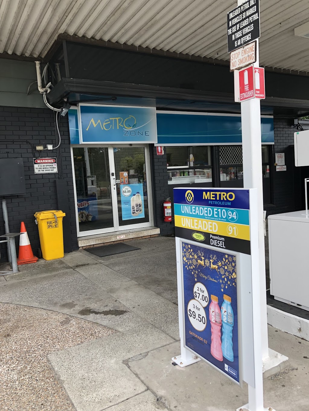 Metro Petroleum Heatherbrae | gas station | 206 Adelaide St, Heatherbrae NSW 2324, Australia | 0249873427 OR +61 2 4987 3427