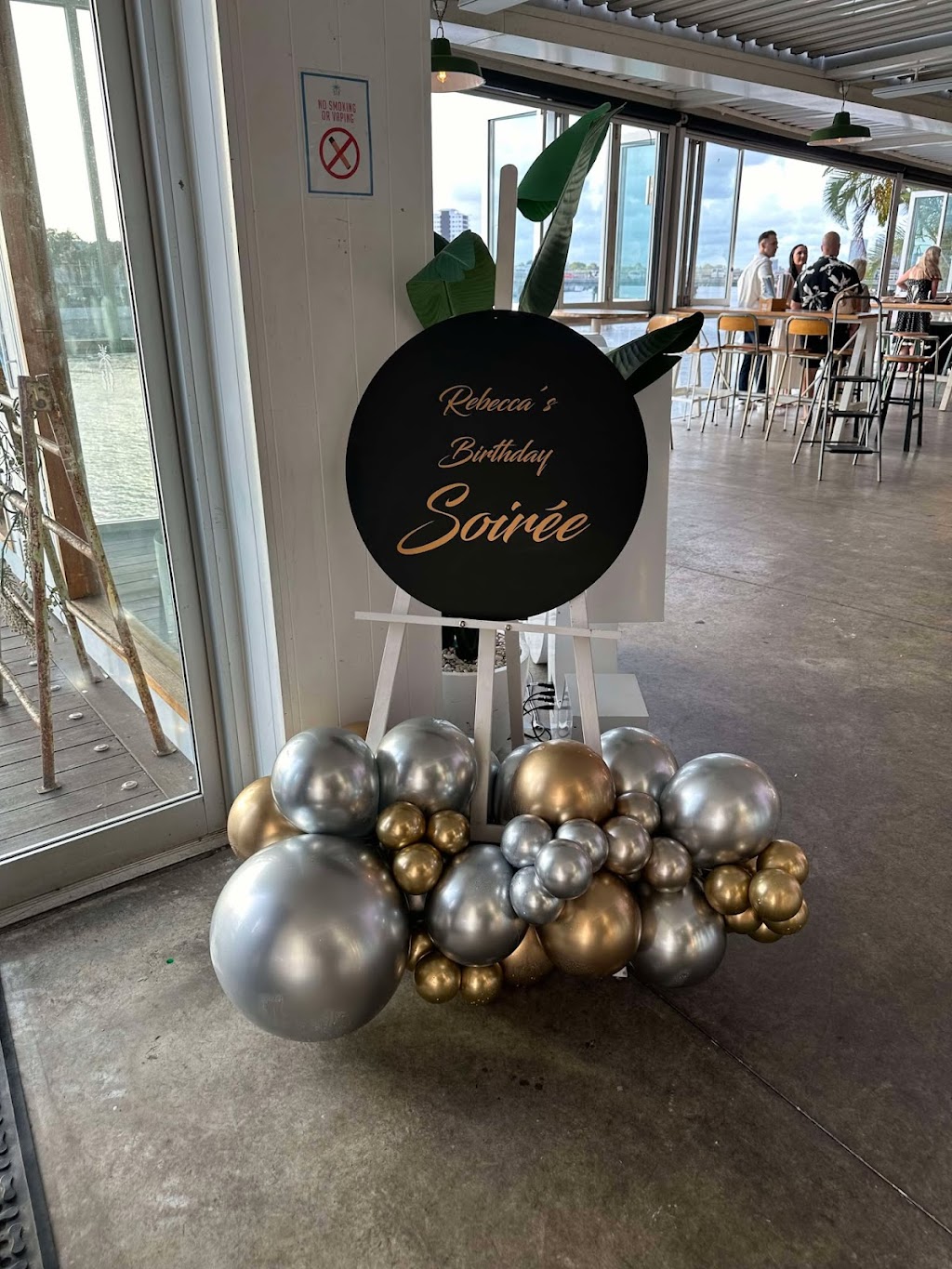 BalloonVIP | 140 Eagleby Rd, Eagleby QLD 4207, Australia | Phone: 0481 163 274