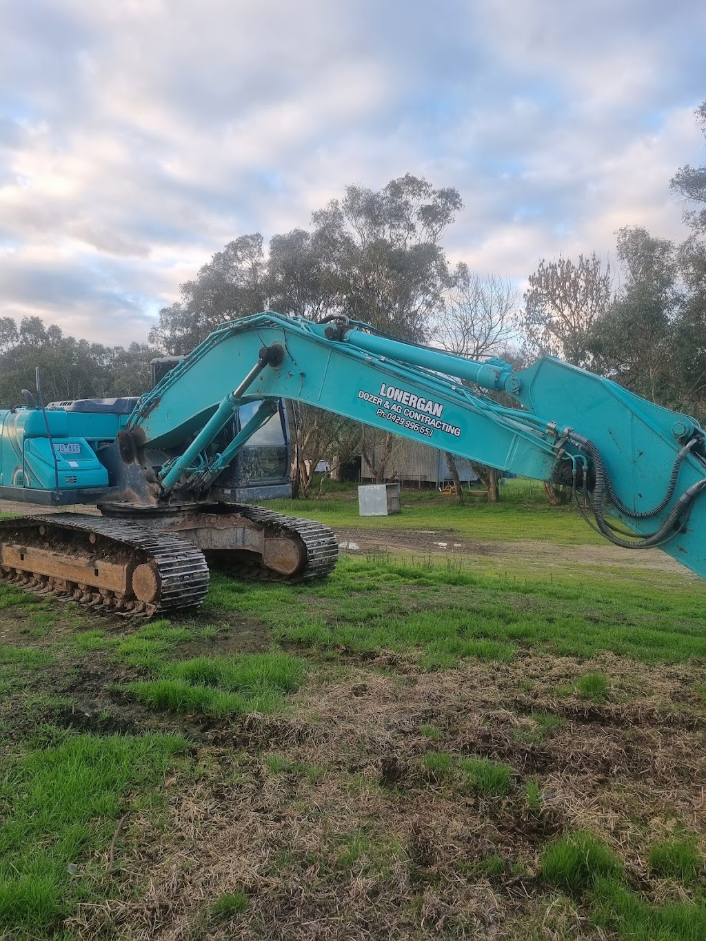 Lonergan Dozer & Ag | 18 Bryants gap, Sandy Creek VIC 3695, Australia | Phone: 0429 996 651