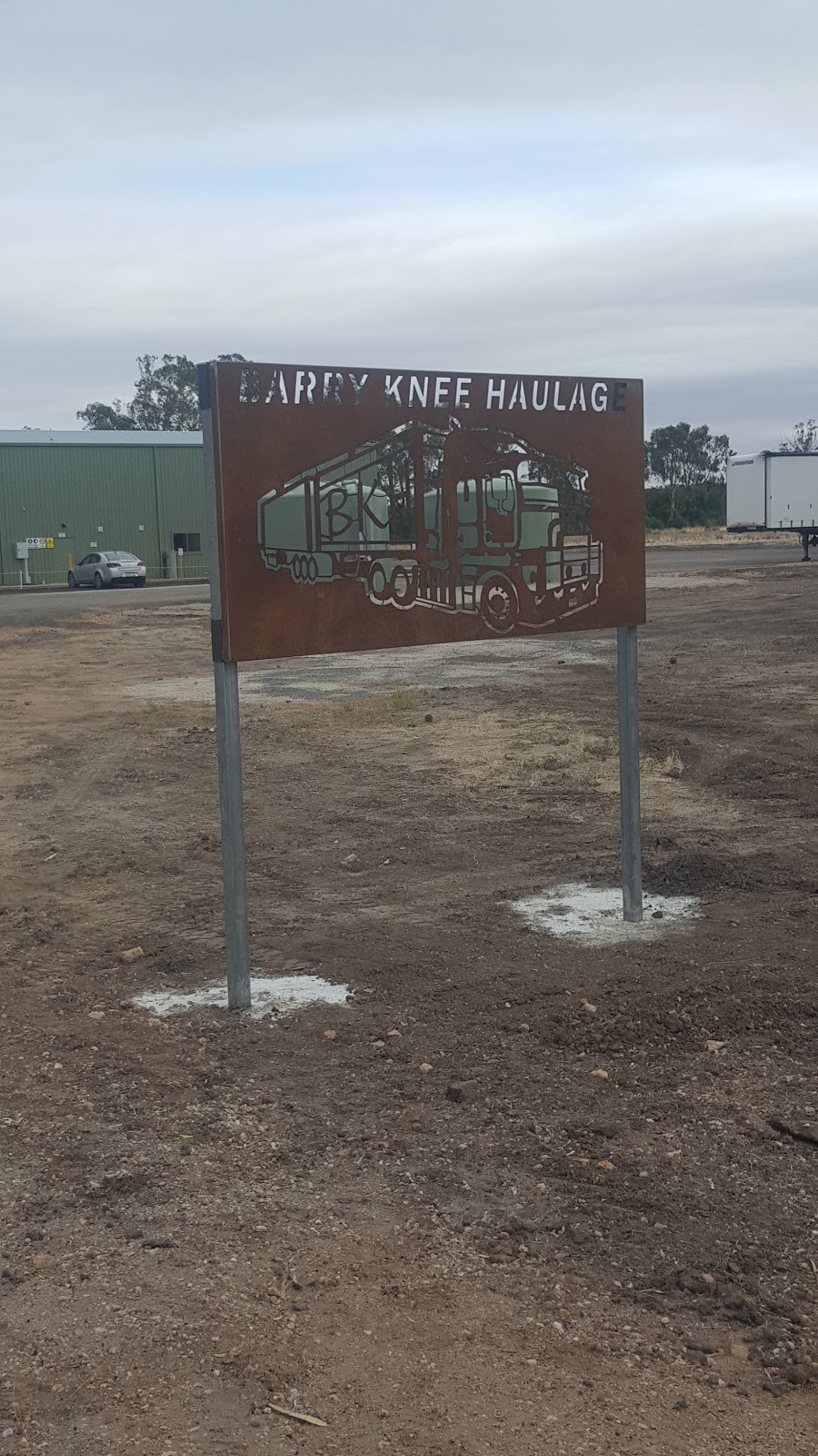 Barry Knee Haulage | 64 Mallee Hwy, Piangil VIC 3597, Australia | Phone: (03) 5030 5670