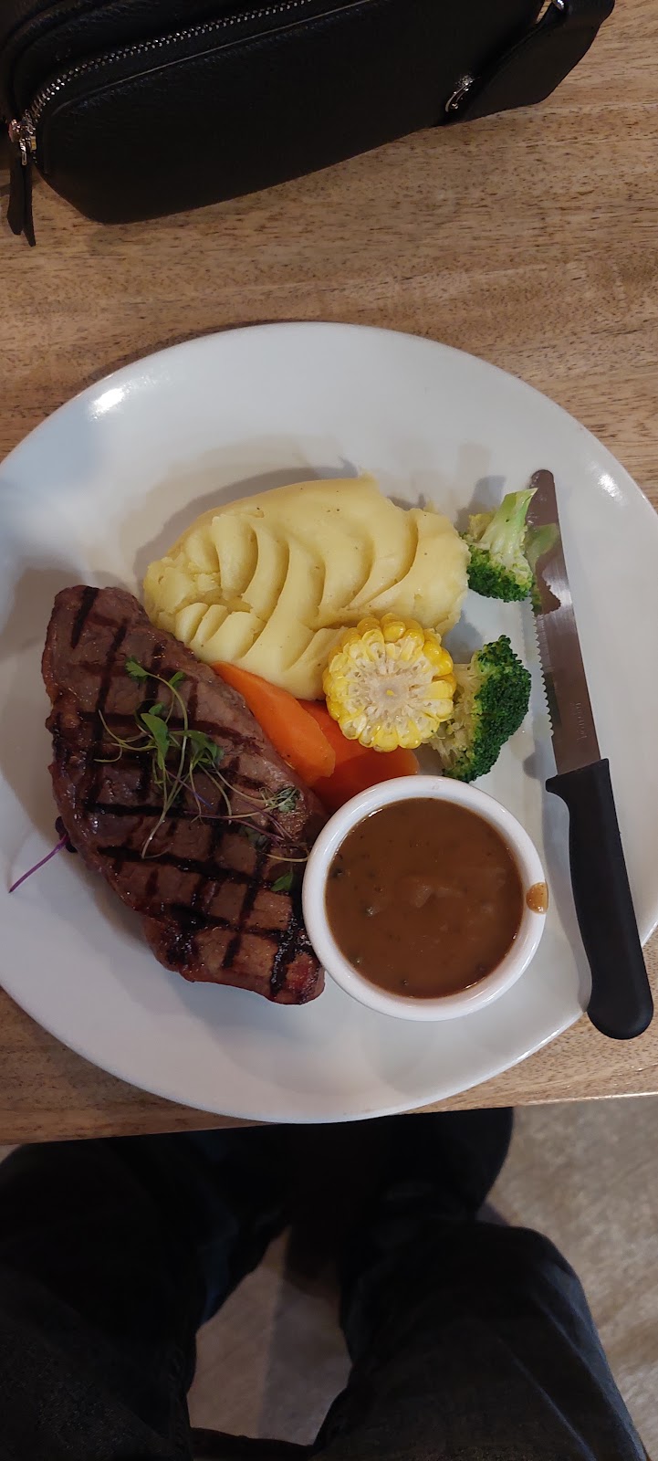 The Fairway Restaurant | 700 Ocean Dr, Port Macquarie NSW 2444, Australia | Phone: (02) 6582 0409