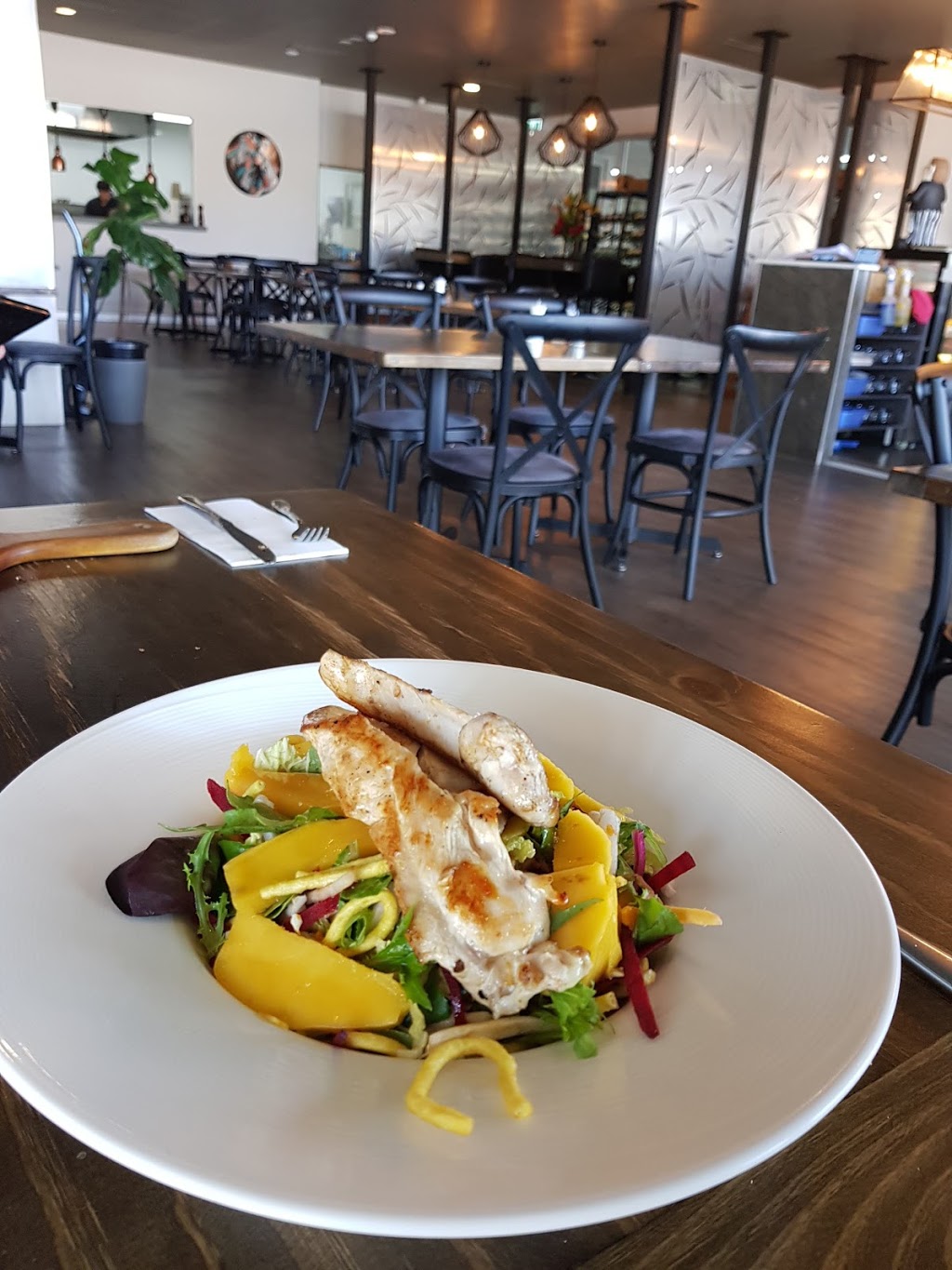 Mawson Restaurant | 5/3 Mawson Cl, Caves Beach NSW 2281, Australia | Phone: (02) 4972 1813