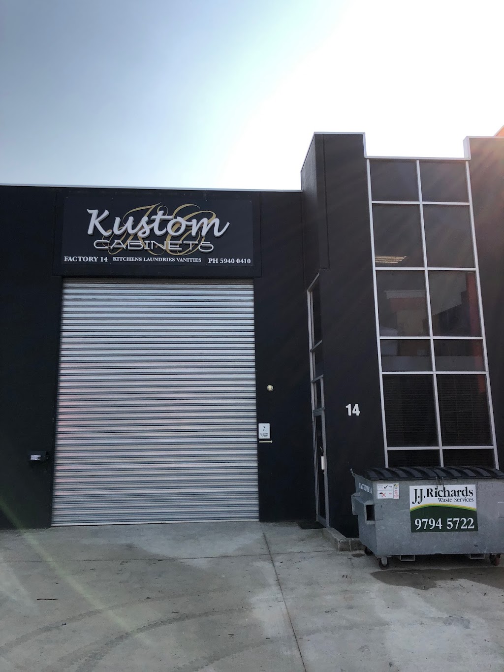 Kustom Cabinets | Factory 14/17 Hogan Ct, Pakenham VIC 3810, Australia | Phone: (03) 5940 0410