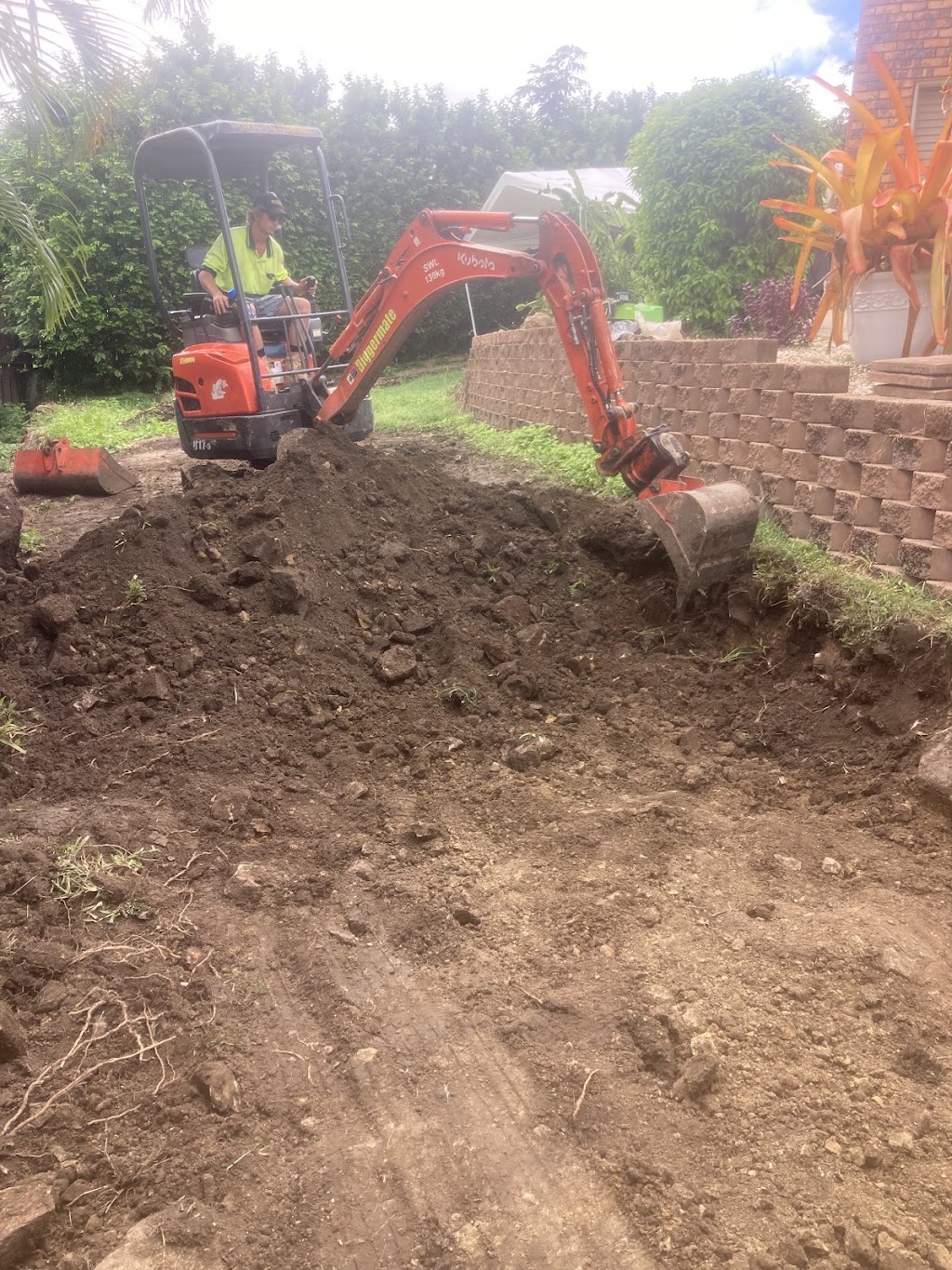 Diggermate Mini Excavator Hire Mackay | 123 Glenella Richmond Rd, Richmond QLD 4740, Australia | Phone: 0447 973 901