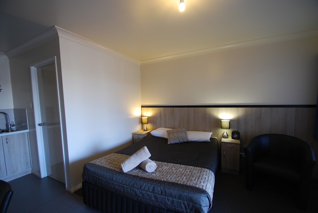 Starline Motor Inn | lodging | 97 Murilla St, Miles QLD 4415, Australia | 0746271322 OR +61 7 4627 1322