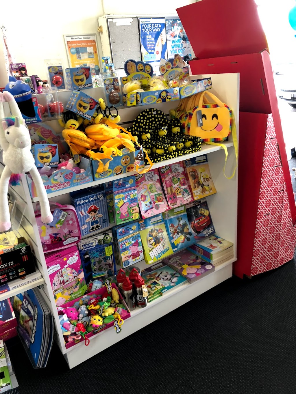 East Boundary Road Tatts, News & Gifts | book store | Shop 1/251 E Boundary Rd, Bentleigh East VIC 3165, Australia | 0390780036 OR +61 3 9078 0036