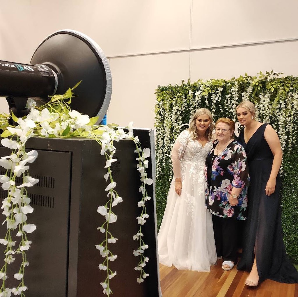 Illawarra Photobooths | food | 12 Stanley St, Lake Illawarra NSW 2528, Australia | 0413701977 OR +61 413 701 977