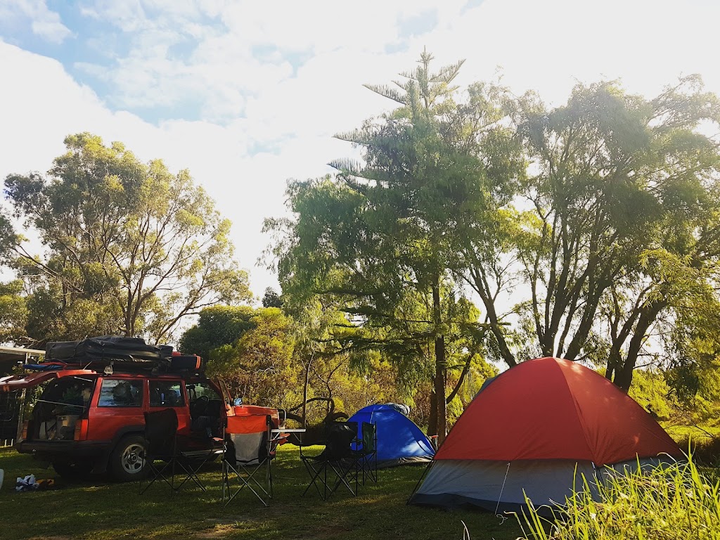 Bushlands caravan park | 97 Collier Rd, Pink Lake WA 6450, Australia | Phone: (08) 9071 1346