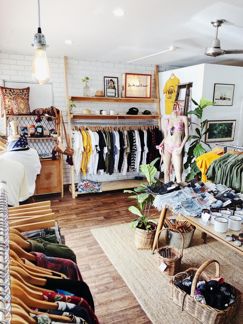 The Bruns Shop | clothing store | Shop 1/1a Park St, Brunswick Heads NSW 2483, Australia | 0403481666 OR +61 403 481 666