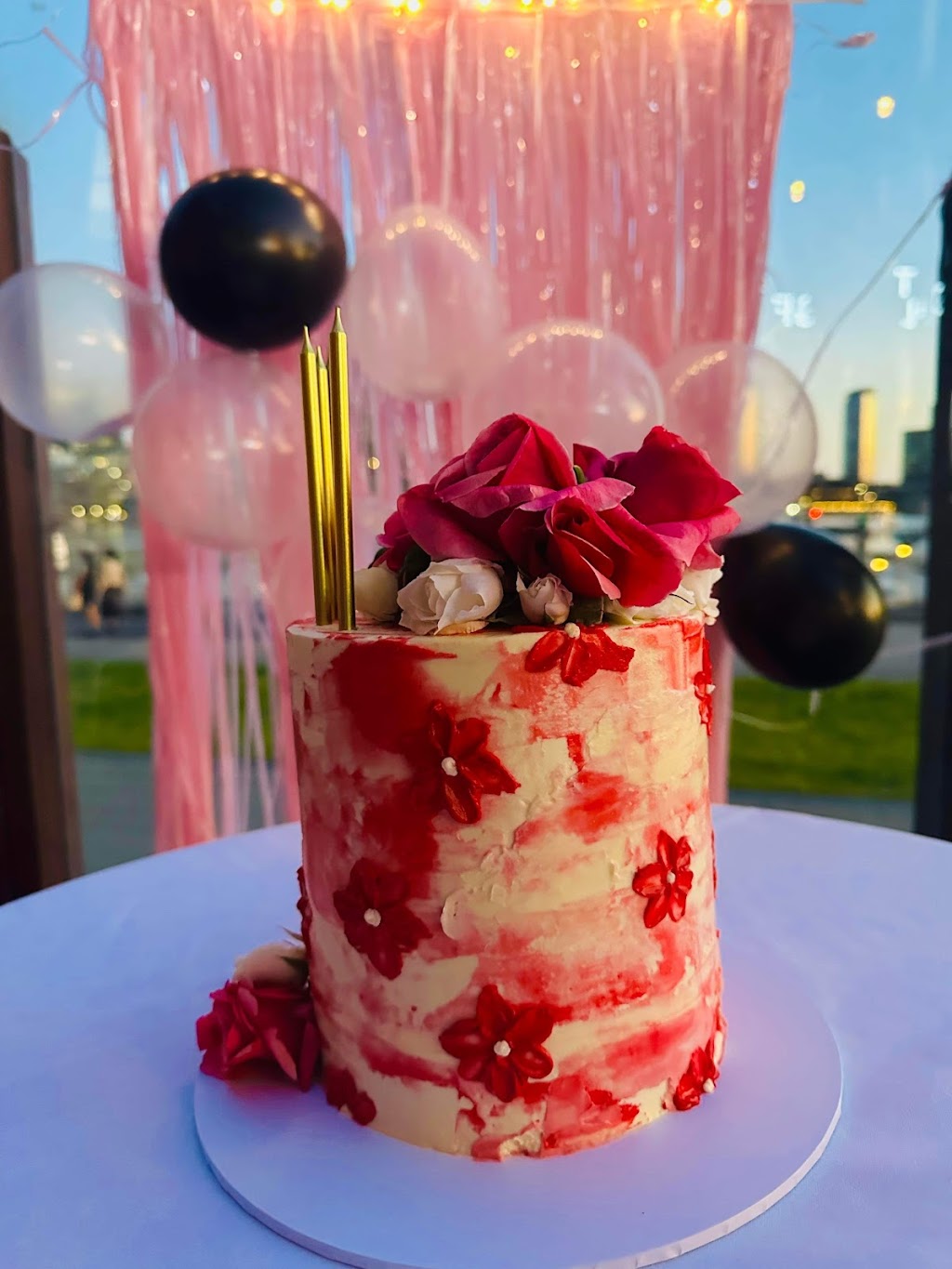Melbourne Cakes & Co | 13 Sunset Cres, Pakenham VIC 3810, Australia | Phone: 0405 134 527