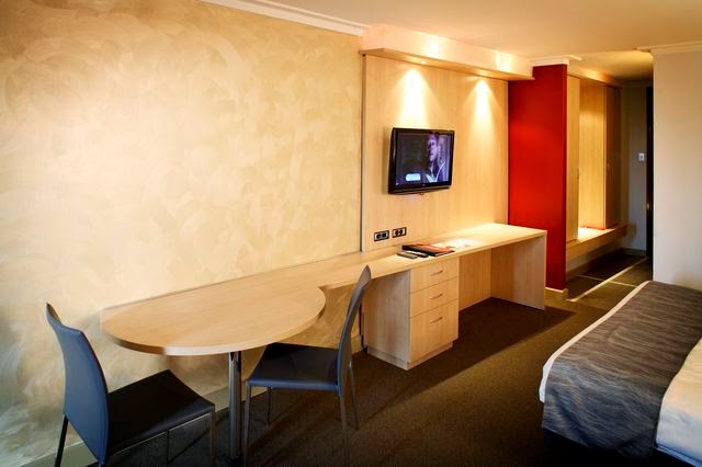 Metro Hotel Perth | lodging | 61 Canning Hwy, South Perth WA 6151, Australia | 0893676122 OR +61 8 9367 6122