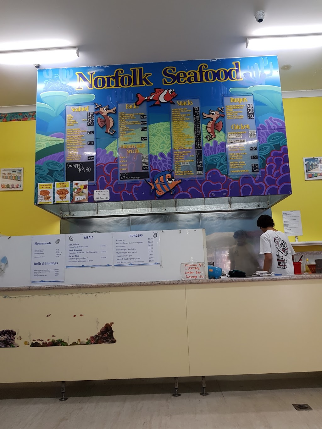 Norfolk Seafood & Takeaway | meal takeaway | Norfolk Village Shopping Centre, 174-178 Pascoe Rd, Ormeau QLD 4208, Australia | 0755476222 OR +61 7 5547 6222