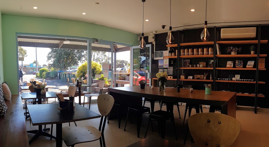 Island Whole Foods | cafe | 4/75 Chapel St, Cowes VIC 3922, Australia | 0359521567 OR +61 3 5952 1567