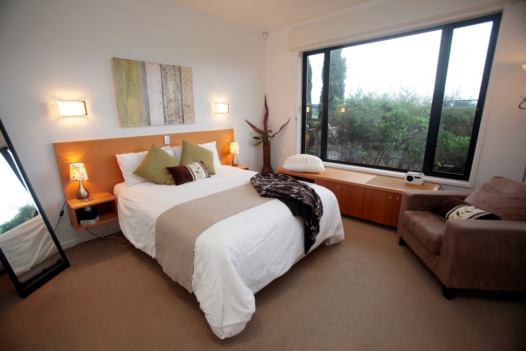 Hilltop Apartments Phillip Island | 124-128 Red Rocks Rd, Cowes VIC 3922, Australia | Phone: 0422 400 499