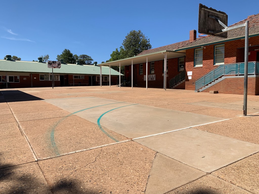 Dubbo South Public School | school | Fitzroy St, Dubbo NSW 2830, Australia | 0268822529 OR +61 2 6882 2529