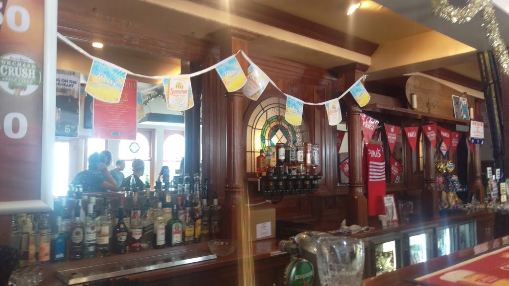 Crown hotel | 2 Ocean St, Victor Harbor SA 5211, Australia Crown hotel | 2 Ocean St, Victor Harbor SA 5211, Australia