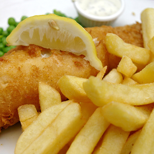 Cedar Park Fish & Chips | restaurant | 1 Swordfish Ave, Taranganba QLD 4703, Australia | 0749391222 OR +61 7 4939 1222