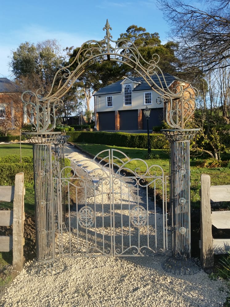 Mt Edgcumbe House, Pointe Rapidé Estate & Vineyard | 57 W Bay Rd, Rowella TAS 7270, Australia | Phone: 0418 742 766