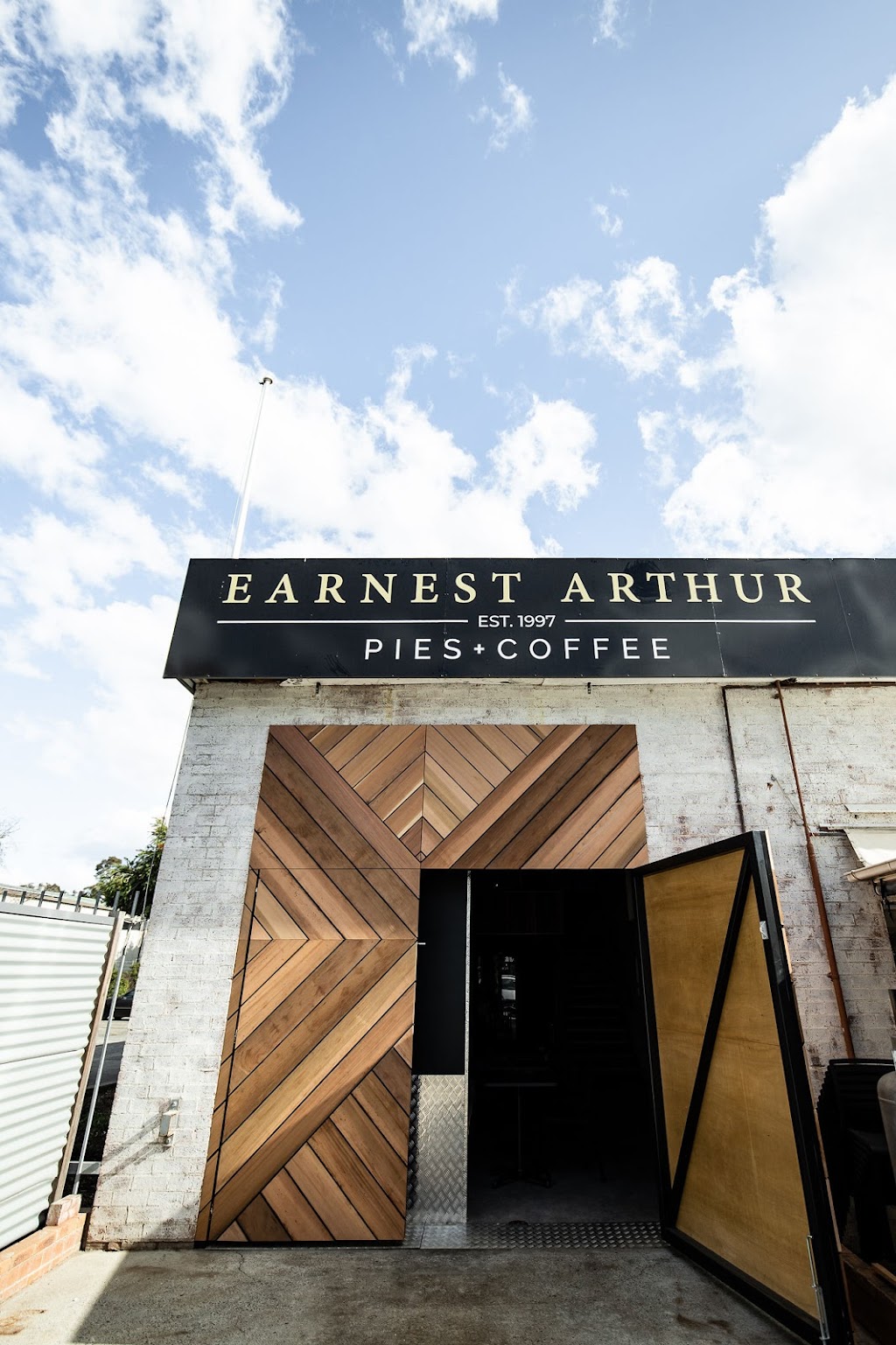 Earnest Arthur | cafe | 171 Princes Hwy, South Nowra NSW 2541, Australia | 0244224000 OR +61 2 4422 4000