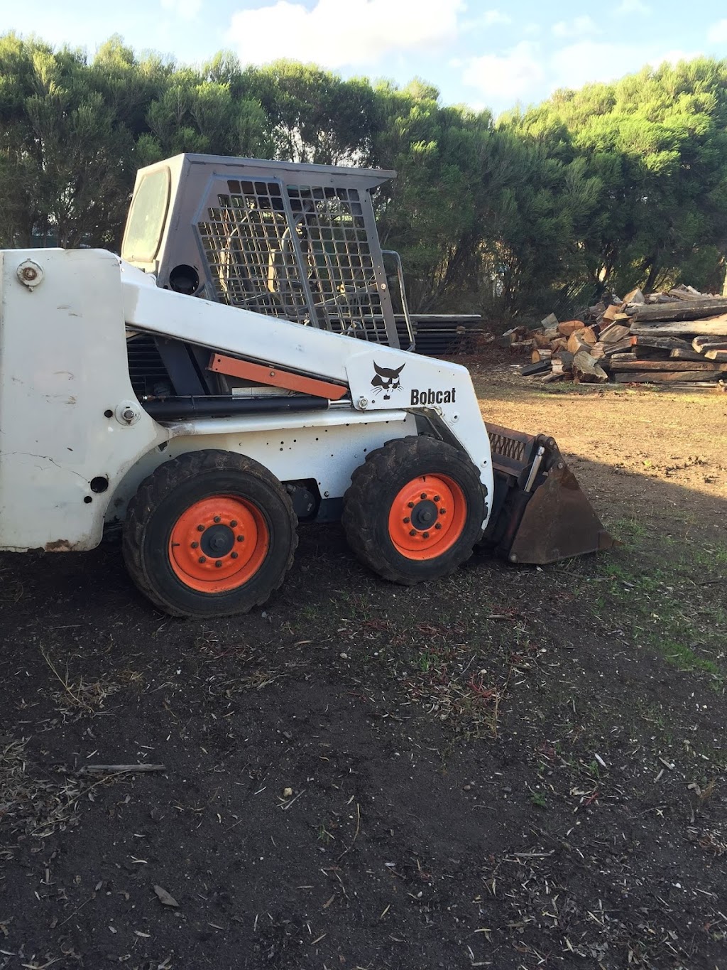 Albys Concreting & Bobcat Hire | 125 Matthews Rd, Lovely Banks VIC 3213, Australia | Phone: 0403 425 989