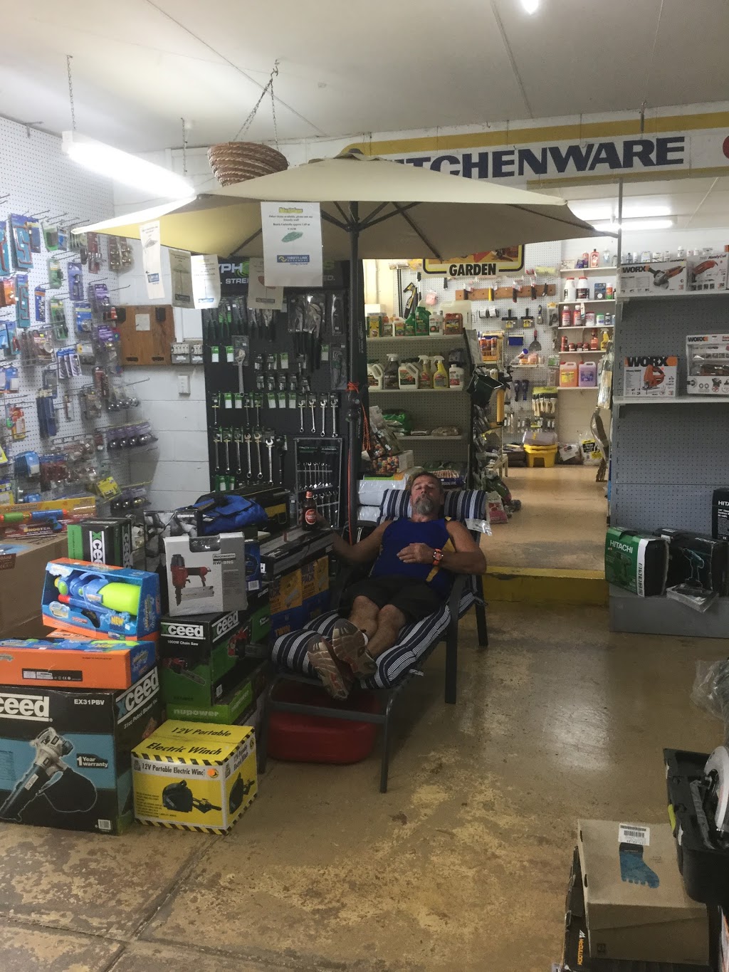 Thrifty-Link Hardware - Eildon Hardware | 3/5 Main St, Eildon VIC 3713, Australia | Phone: (03) 5774 2081