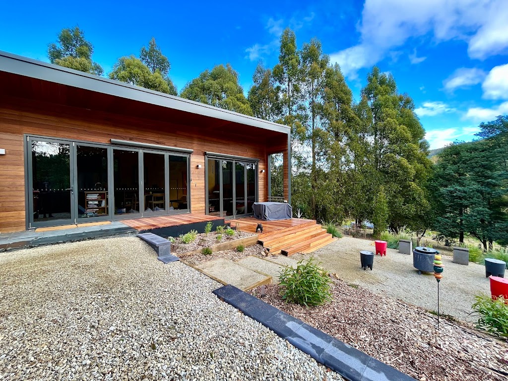 Oak & Rose Garden Co. | 7 Ranelagh St, Ranelagh TAS 7109, Australia | Phone: 0424 224 627