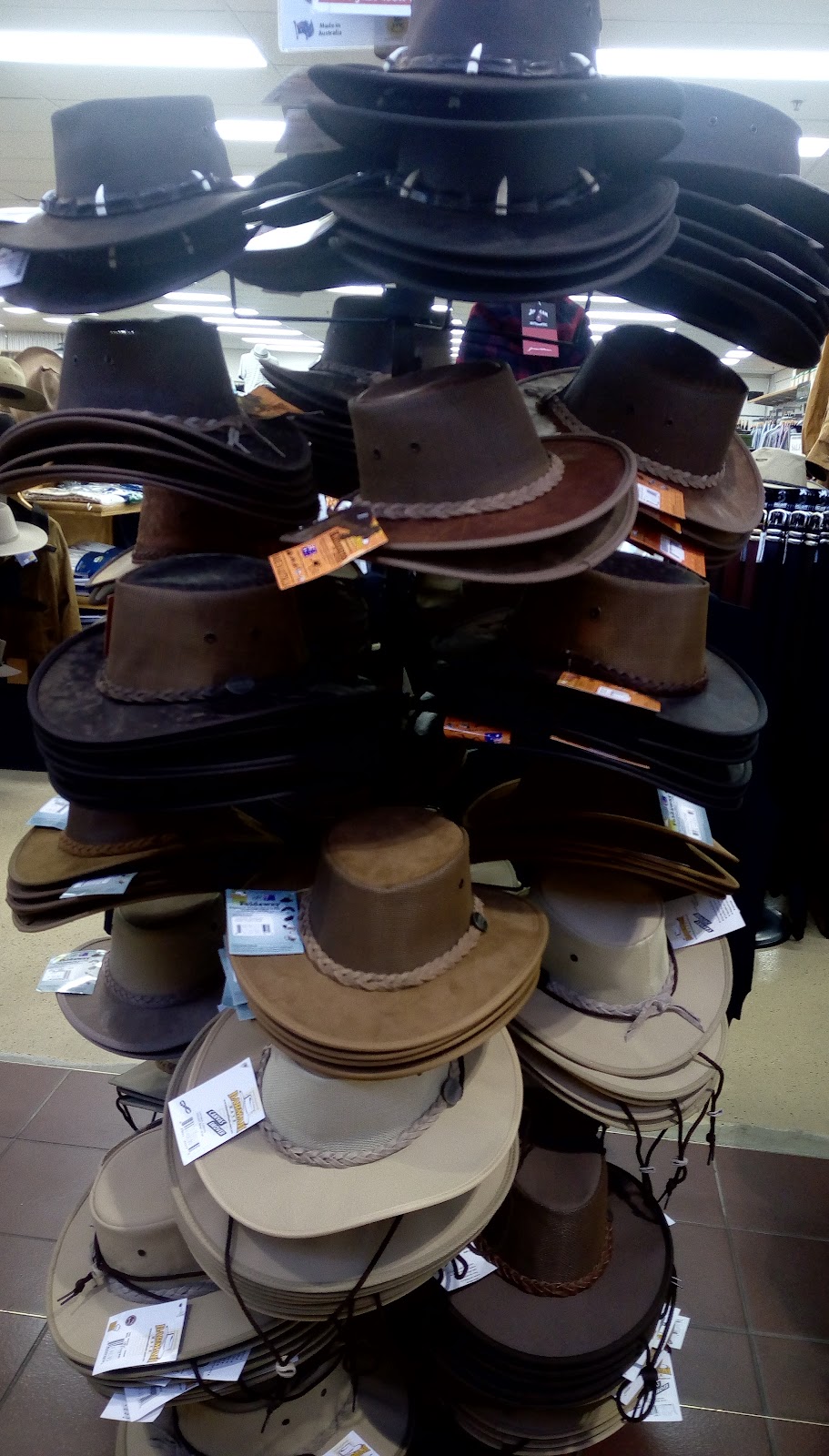 Menswear Direct | 144 Egerton St, Emerald QLD 4720, Australia | Phone: (07) 4982 4694