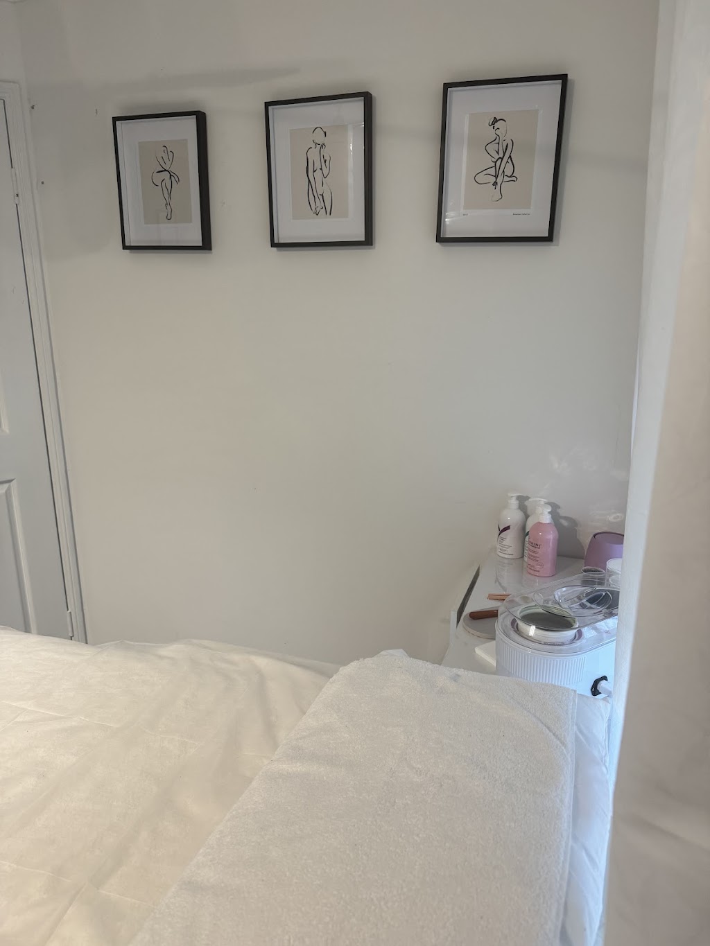 One Stop Wax Pot | 10 Gardenia Dr, Bonogin QLD 4213, Australia | Phone: 0481 300 058