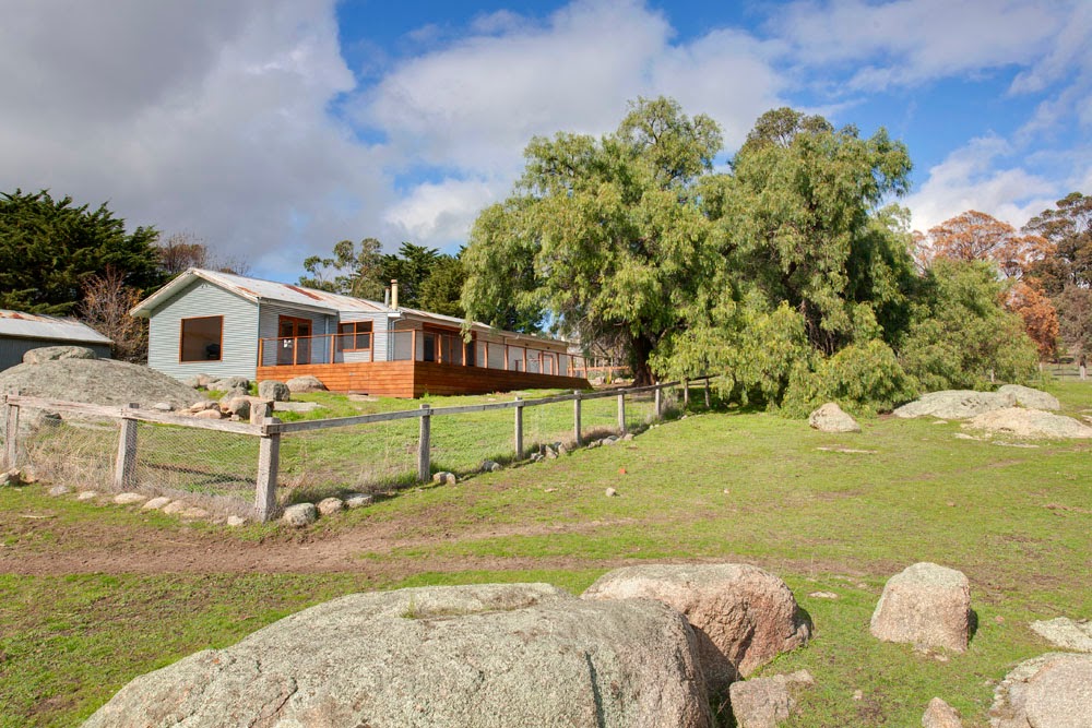 Mimosa Glen Homestead | lodging | 2415 Lancefield-Tooborac Rd, Tooborac VIC 3522, Australia | 0354335346 OR +61 3 5433 5346