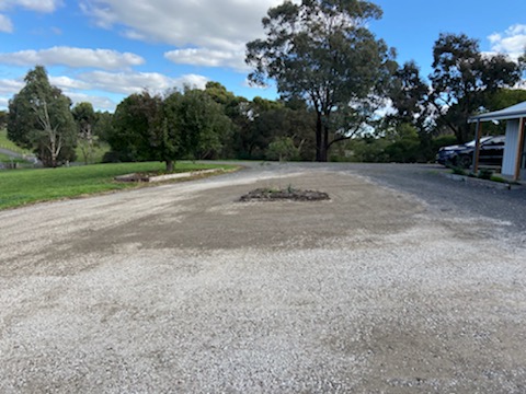 303 Earthworks Skid-steer Dump truck hire | 8 Merino Dr, Teesdale VIC 3328, Australia | Phone: 0438 351 102