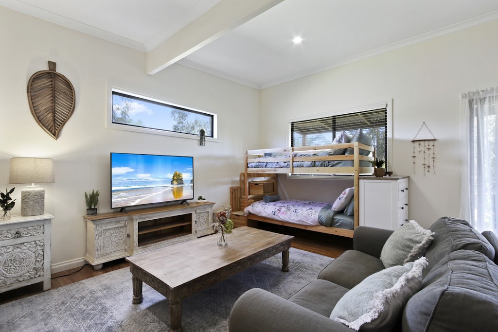 Metung Bluelake Escapes / Bluelake Cottage | 20 Falcon Grove, Metung VIC 3904, Australia | Phone: 0401 499 108