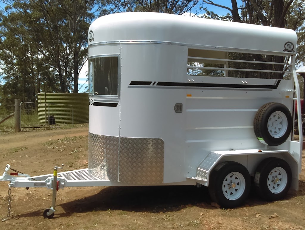 NW Horse Floats | store | 9371 New England Hwy, Geham QLD 4352, Australia | 0434331020 OR +61 434 331 020